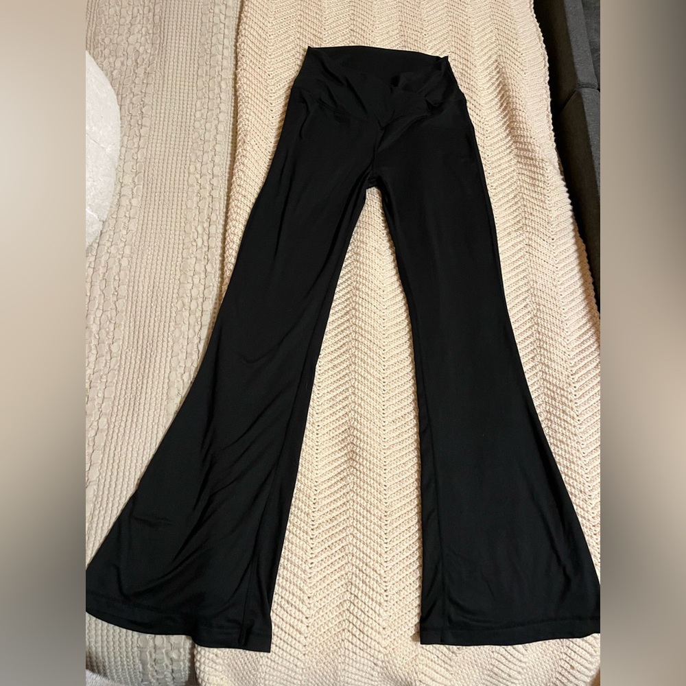 Earthbound Crossover Flare Leggings